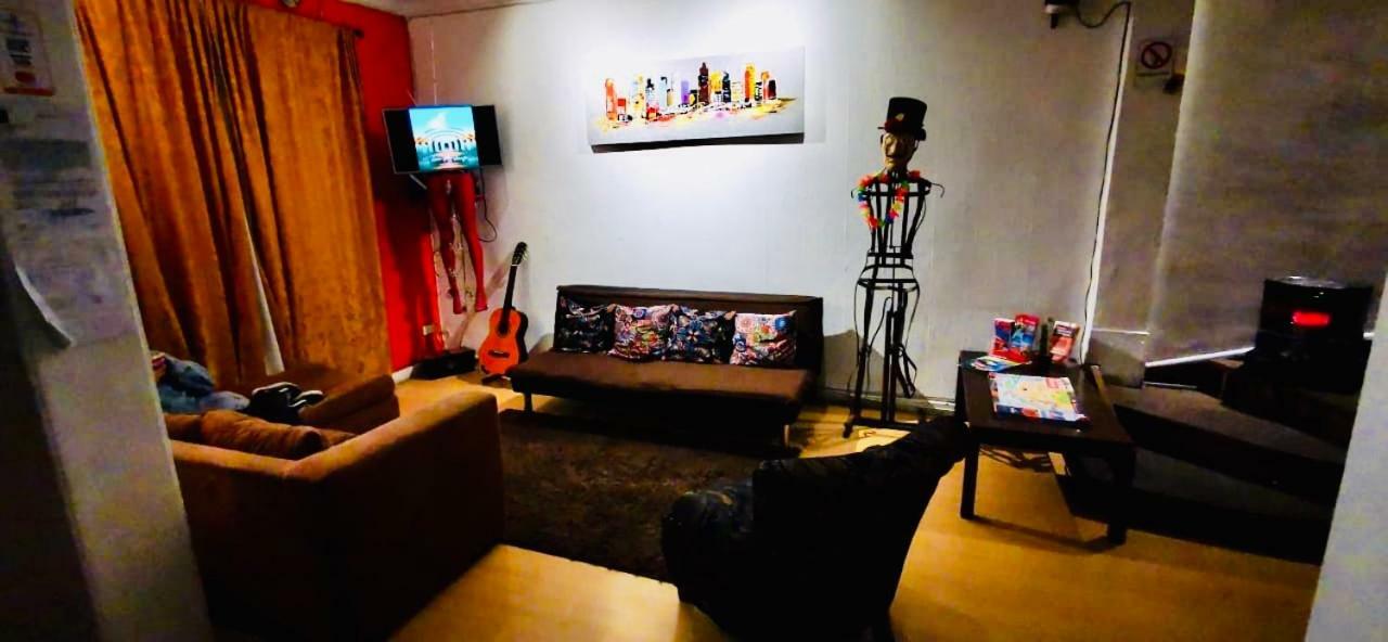 סנטיאגו Urbano Hostel מראה חיצוני תמונה